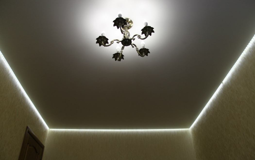 LED-подсветка потолка